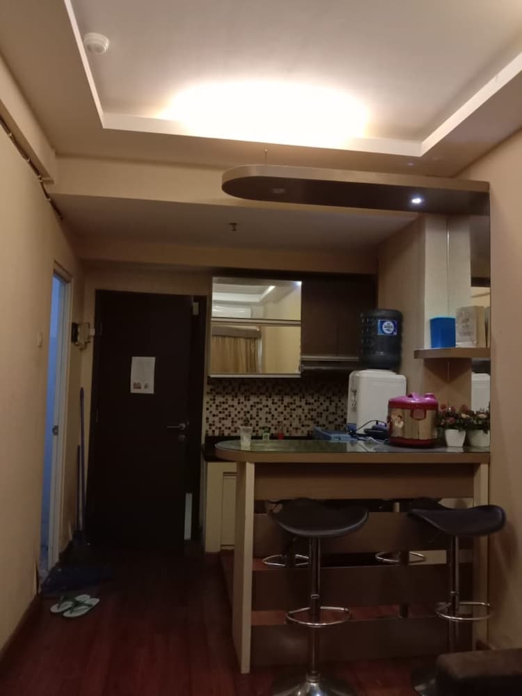The Suites Metro Apartment by NFO Property by ZUZU 18/24