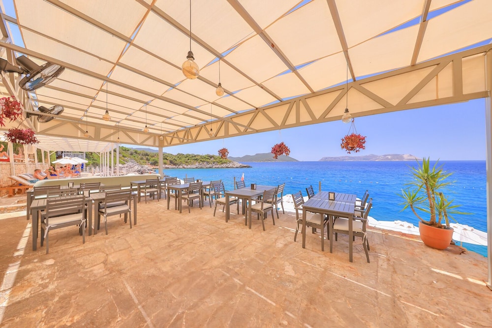 Hera Hotel 52/70