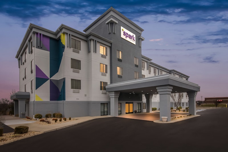 Spark by Hilton Cincinnati Fairfield 2/42