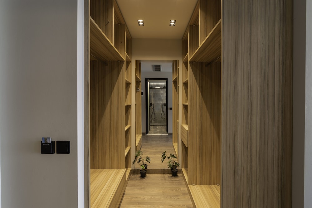 Heaven Hotel 33/54
