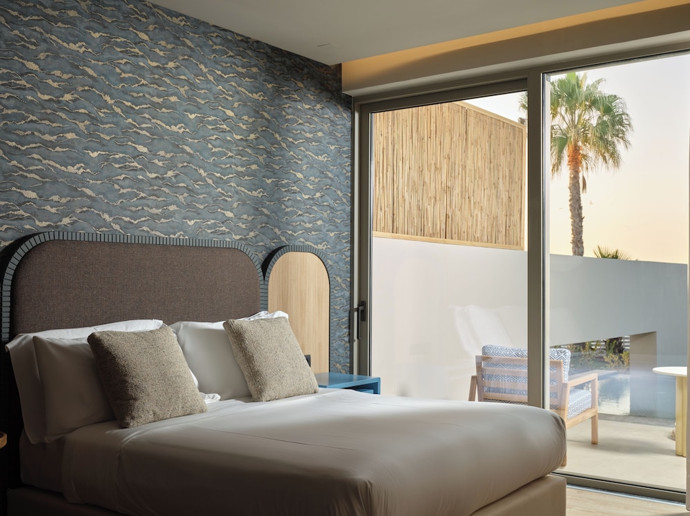Azure, Residence, 2 King Beds, Sofa