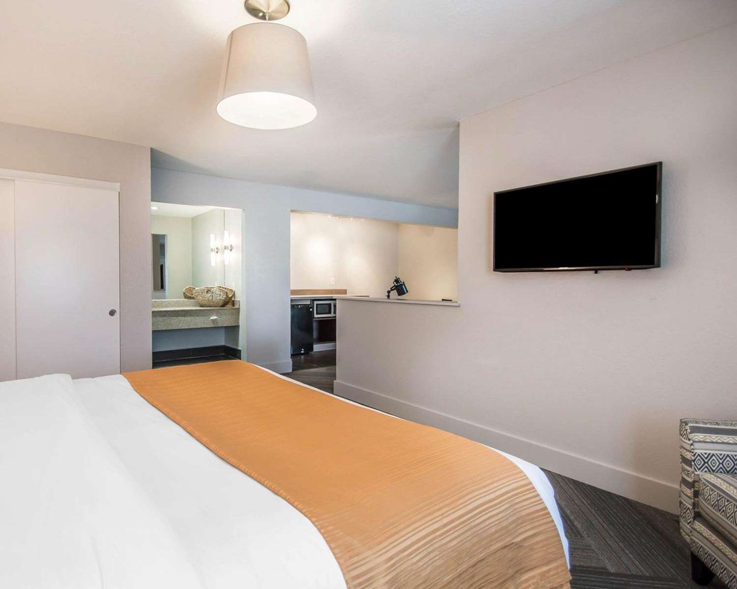 Quality Inn Suites By the Parks 11/30
