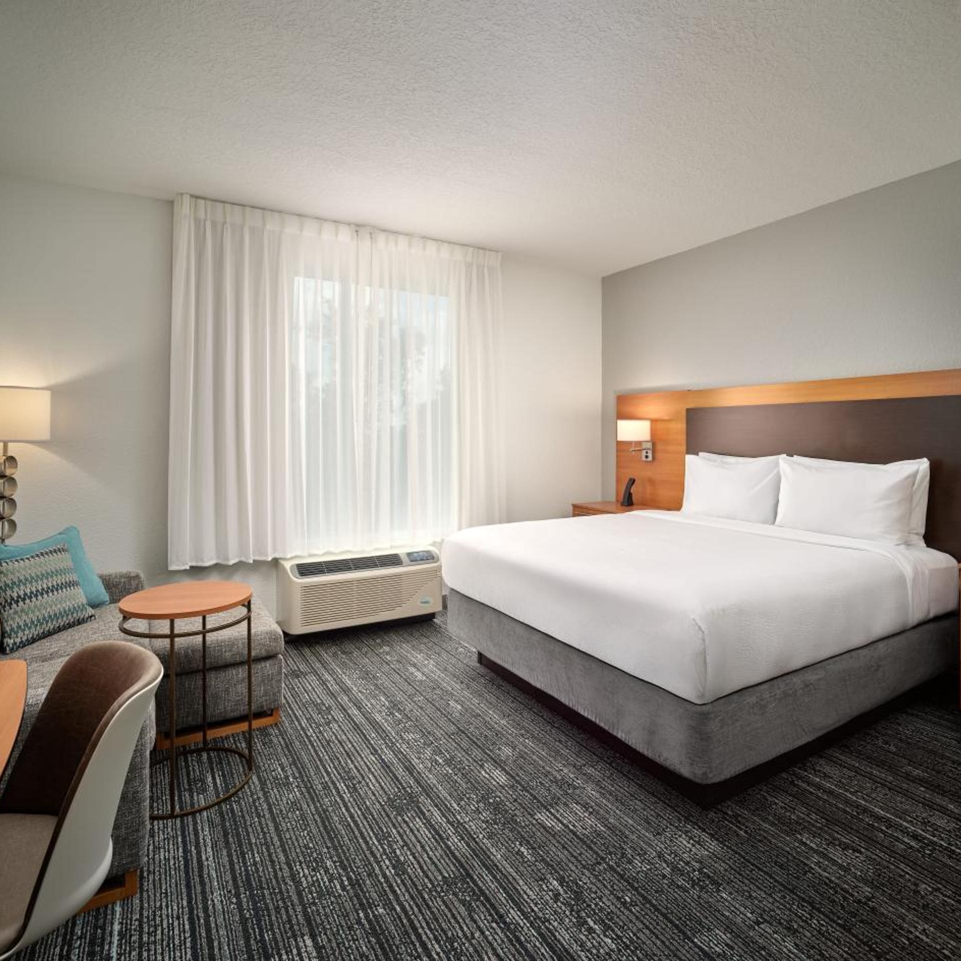 Suite, King Bed, Sofa