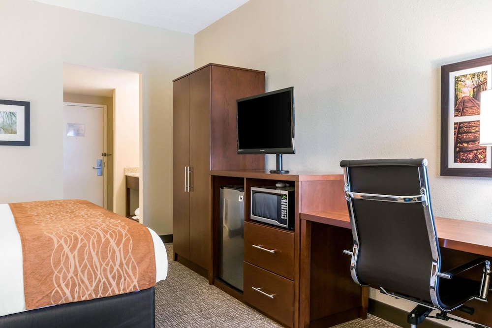 Comfort Inn Chambersburg North 15/62