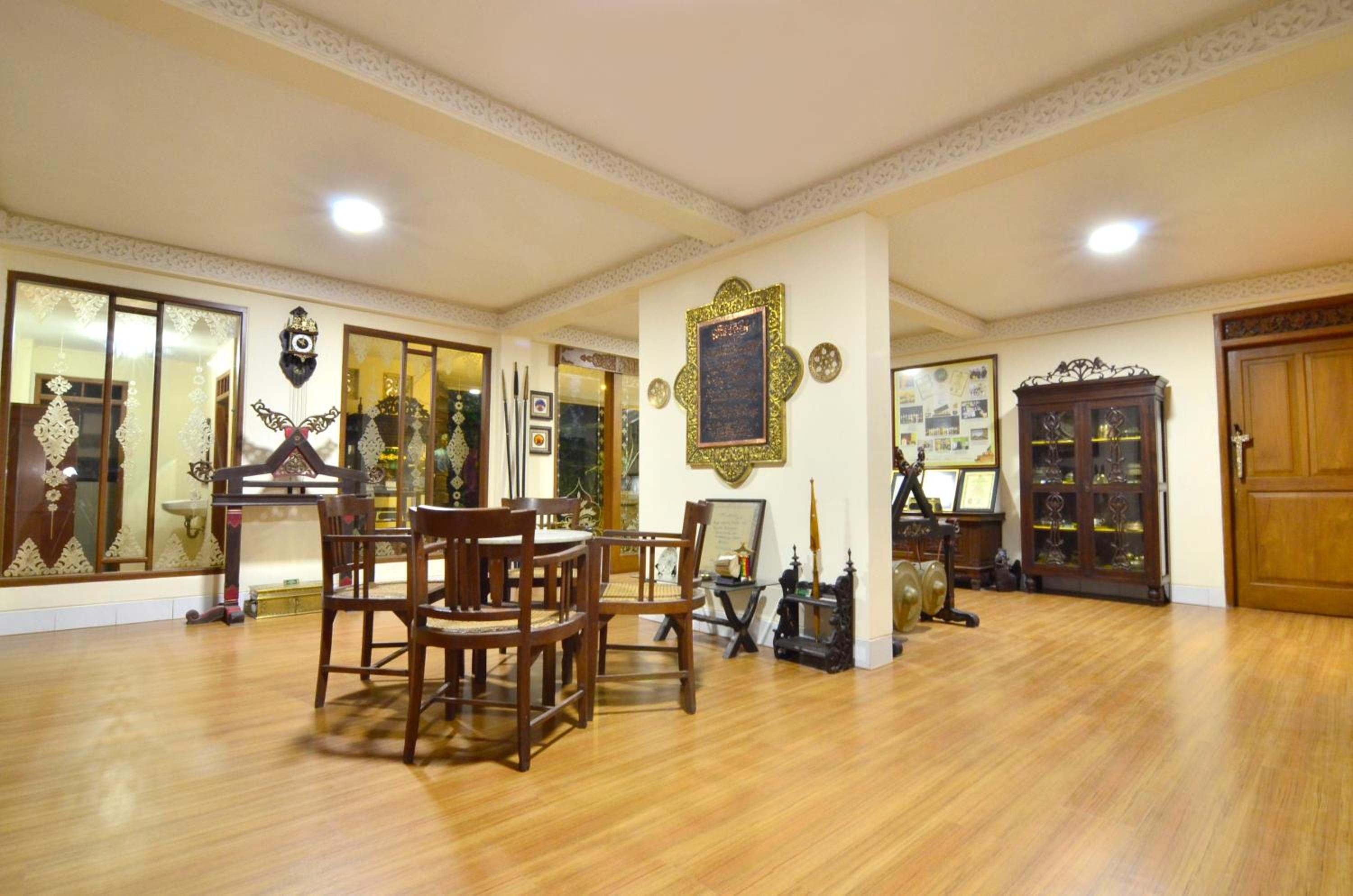 Balai Melayu Hotel 40/48