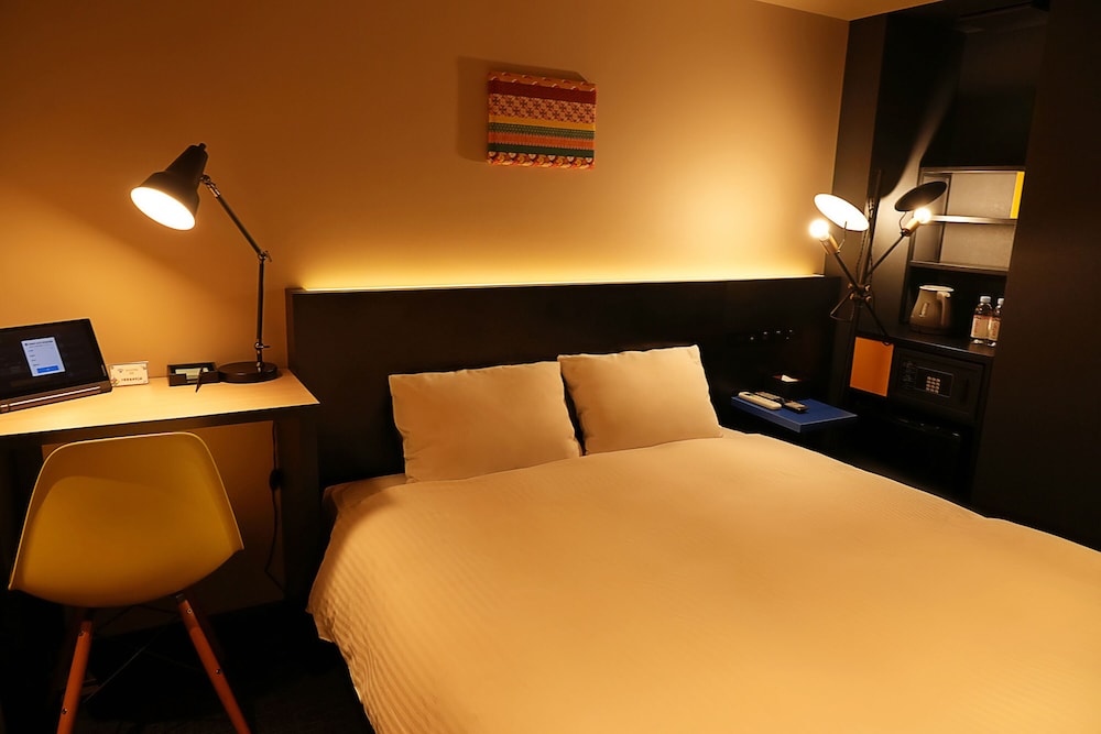 Nplushotel higasikanda 22/40