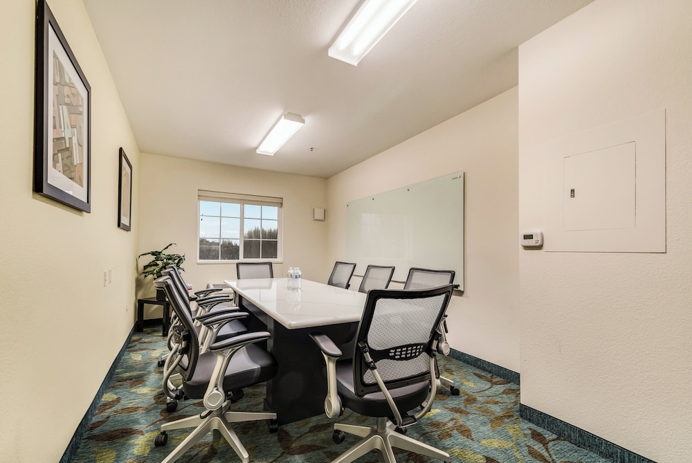 Candlewood Suites 25/48