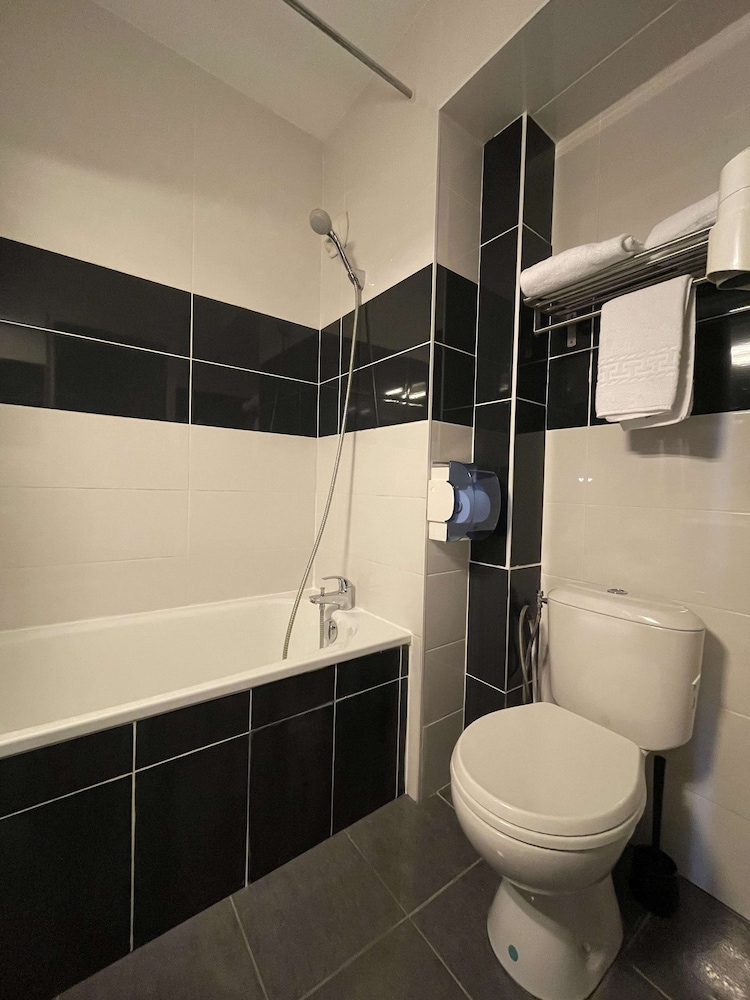Kyriad Direct Dijon Nord - Zenith - Toison D'Or 34/36