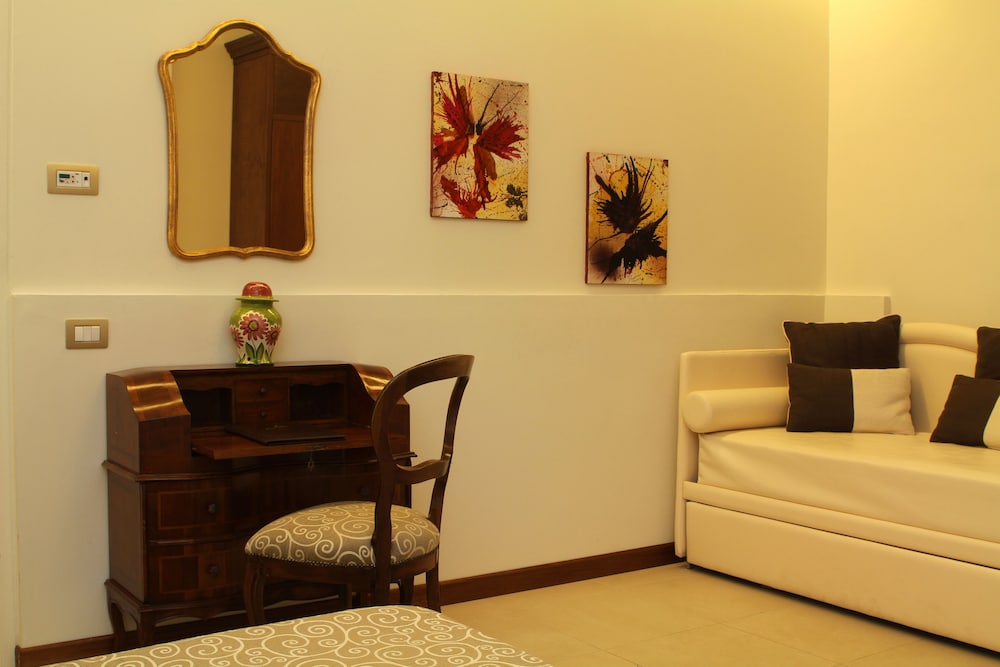 Hotel Alpha 10/72
