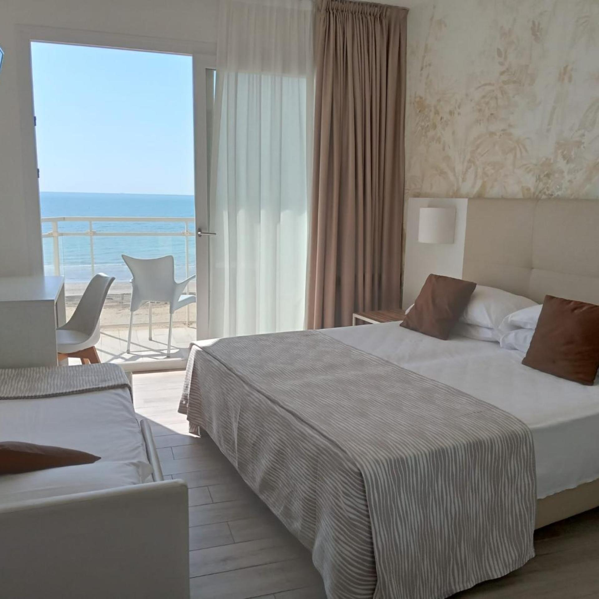 Deluxe, Triple, Sea Front, Terrace