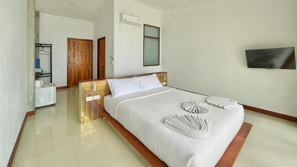 DELUXE, SEA VIEW