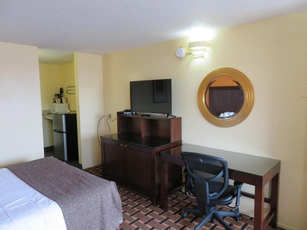 Royal Crest Inn Medford 11/28