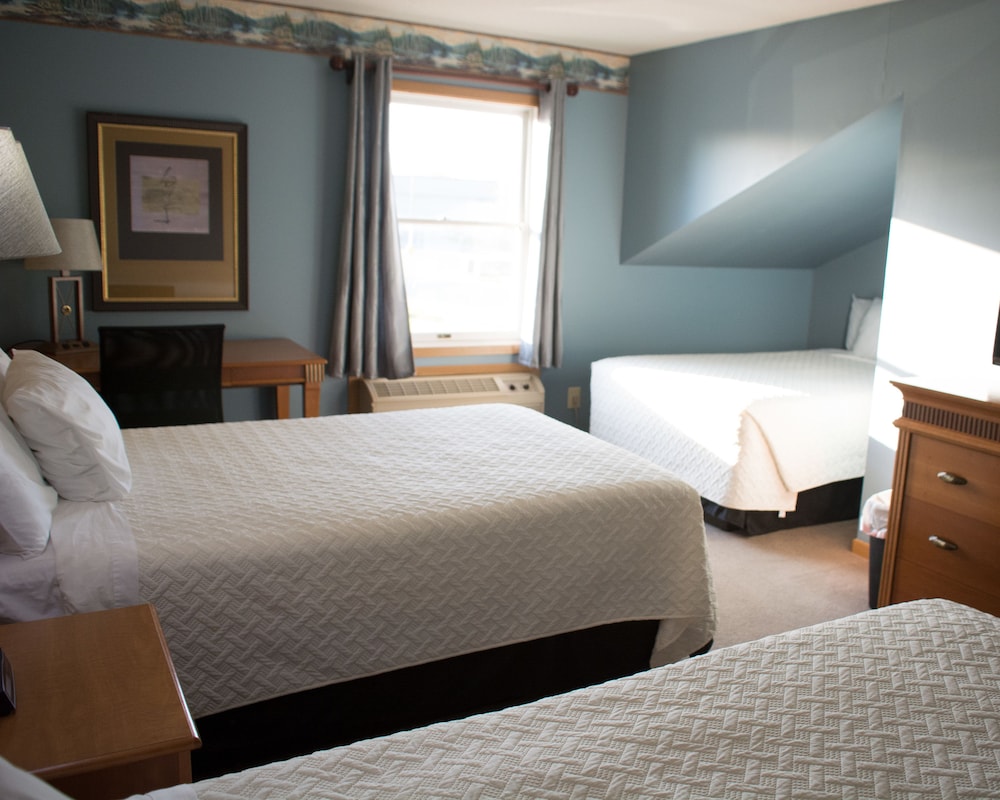 Amerivu Inn And Suites New Richmond 16/60