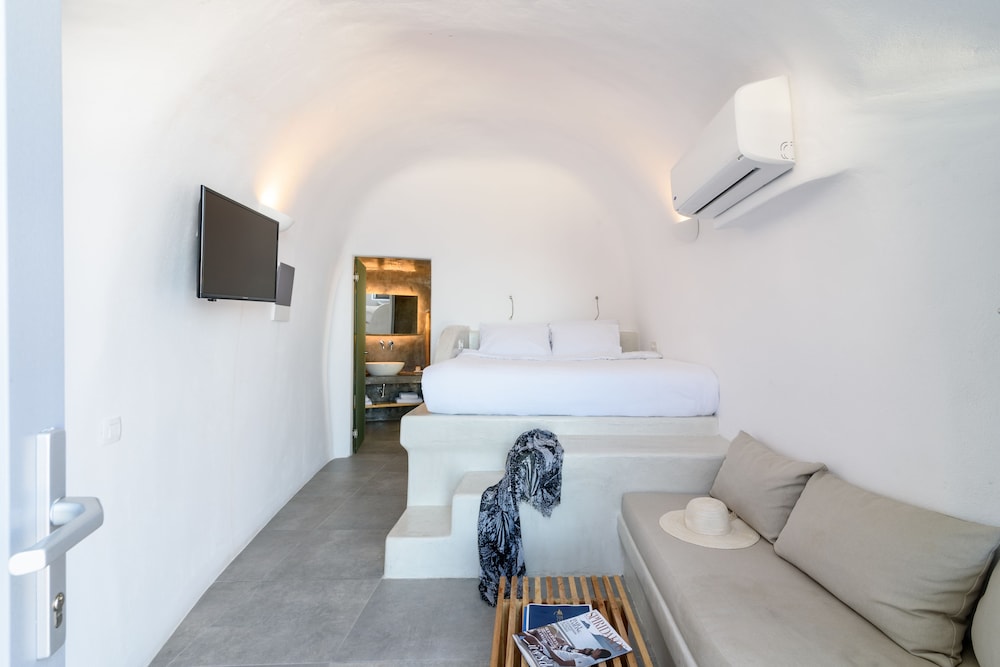Junior Suite, Double Bed, Caldera View, Hot Tub