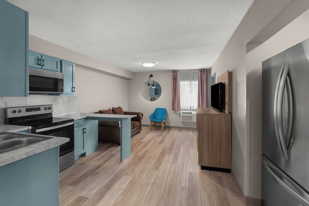 Days Inn by Wyndham Mandan Bismarck Area 41/56