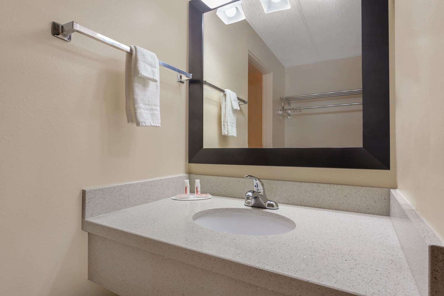 Days Inn By Wyndham Yakima 36/37