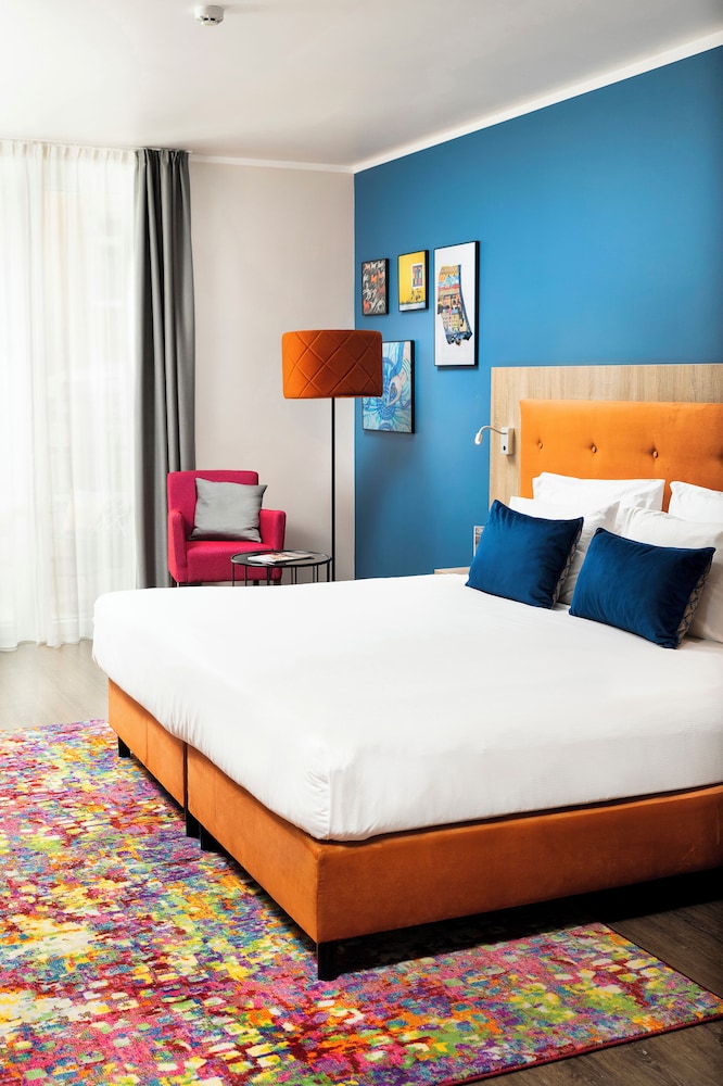 SUPERIOR, DOUBLE OR TWIN BED, TERRACE