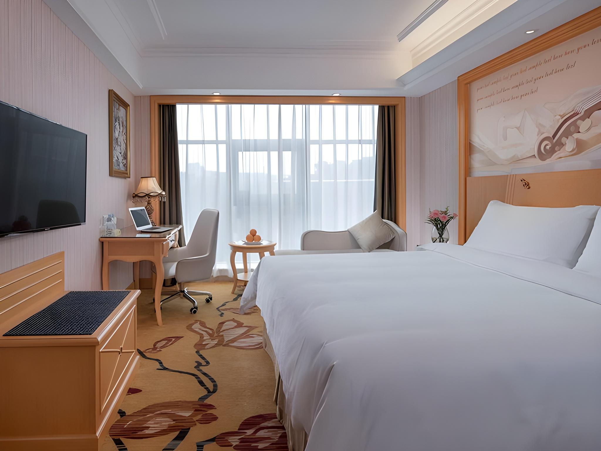 Vienna Hotel (Shenzhen Qinghu Metro Station) 26/54