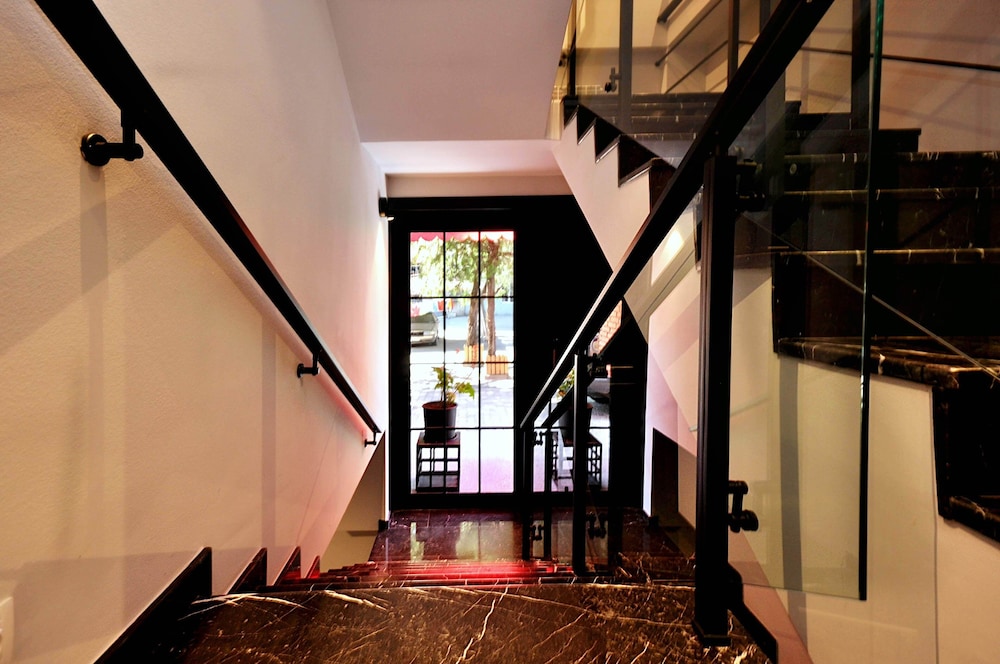 Elle Boutique Hotel 51/69