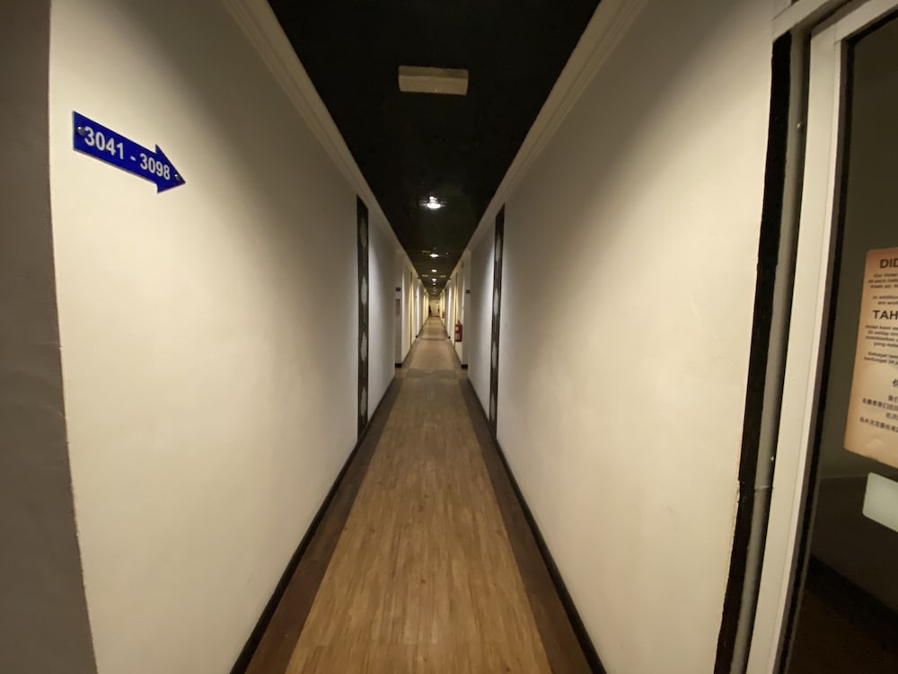 Super OYO 89847 Switz Paradise Hotel 19/24