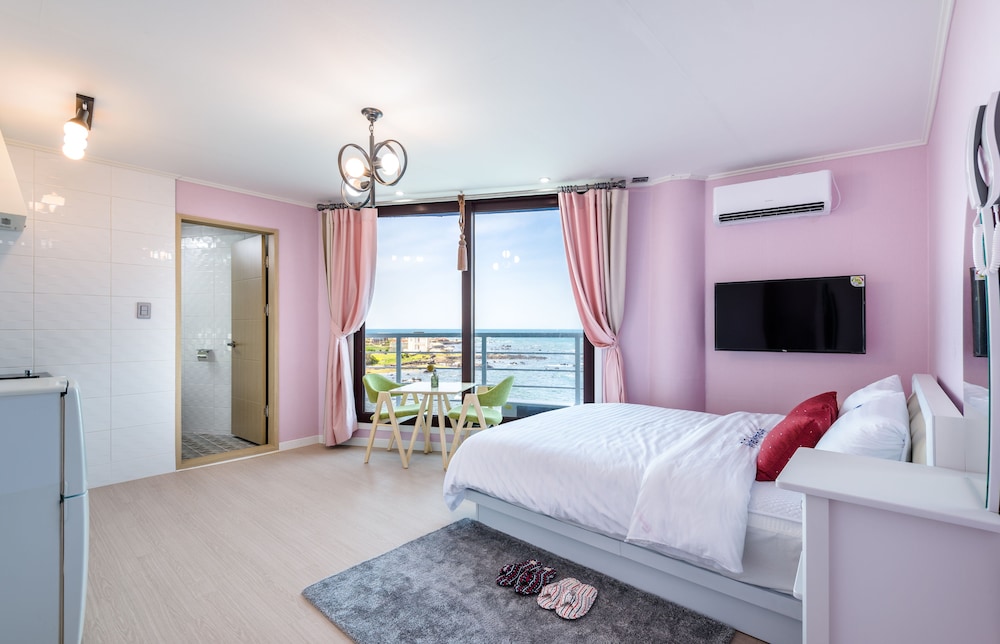 On The Sea Pension 37/80