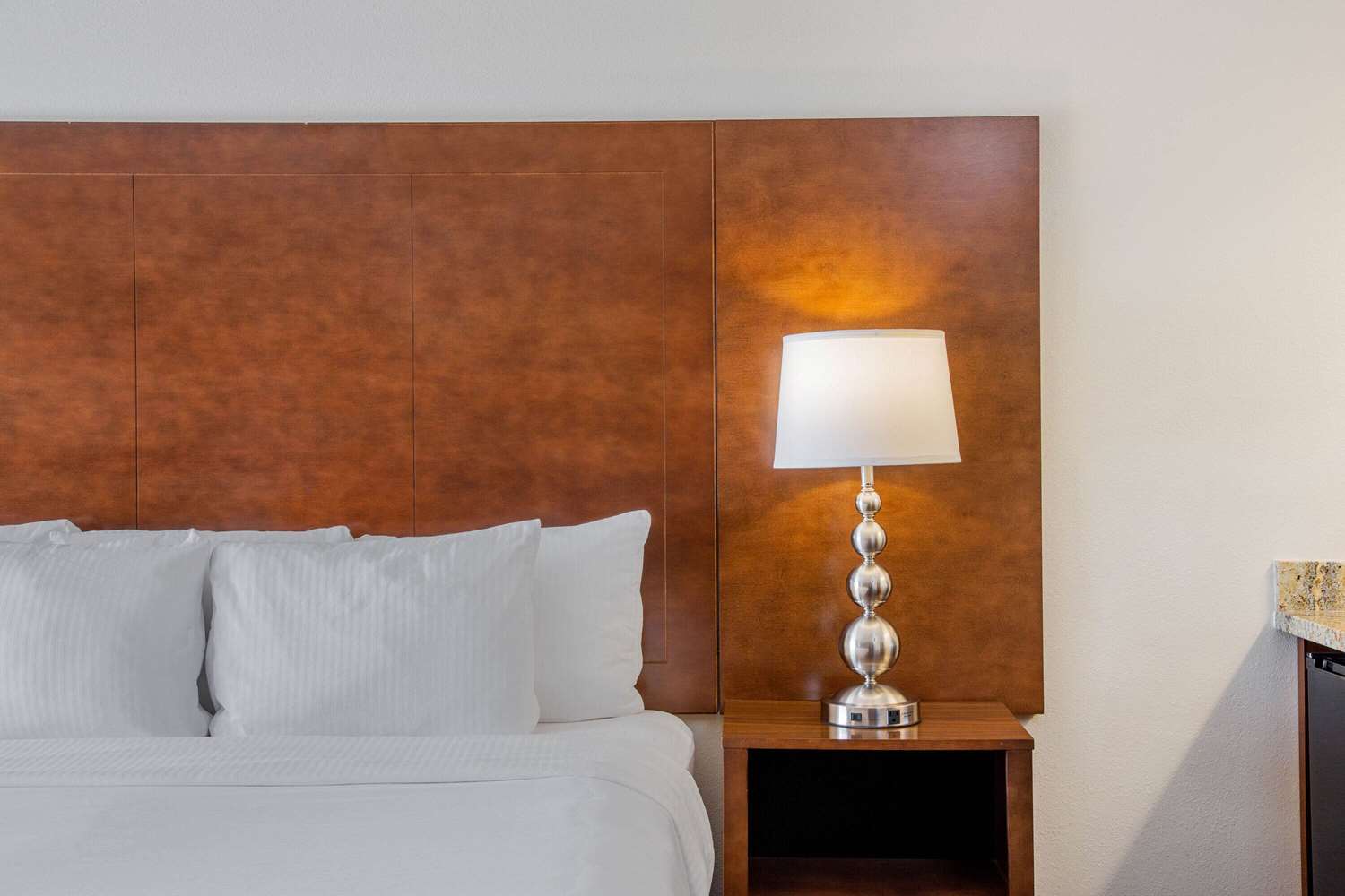 La Quinta Inn & Suites by Wyndham Oakland - Hayward 11/34
