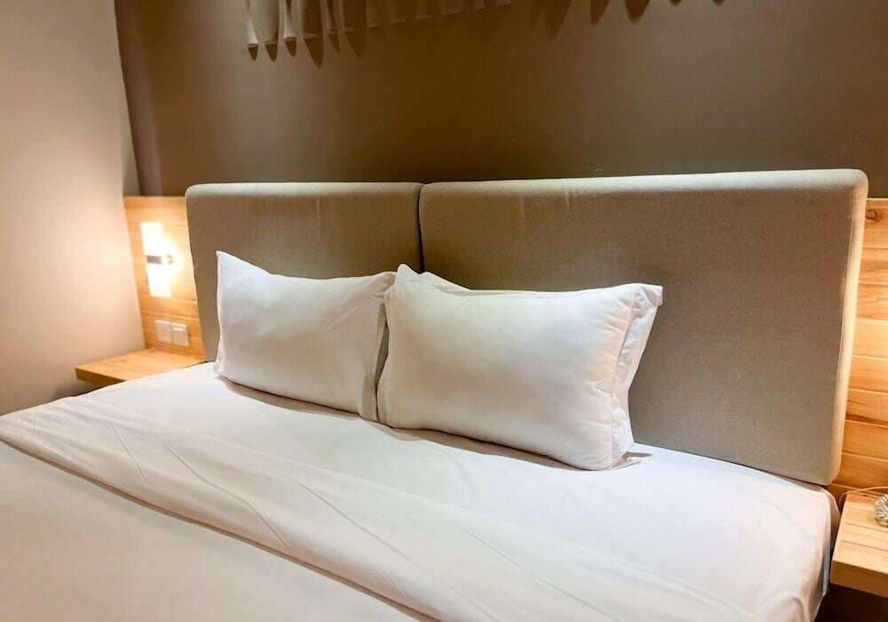 Verse Lite Hotel Gajah Mada 35/67