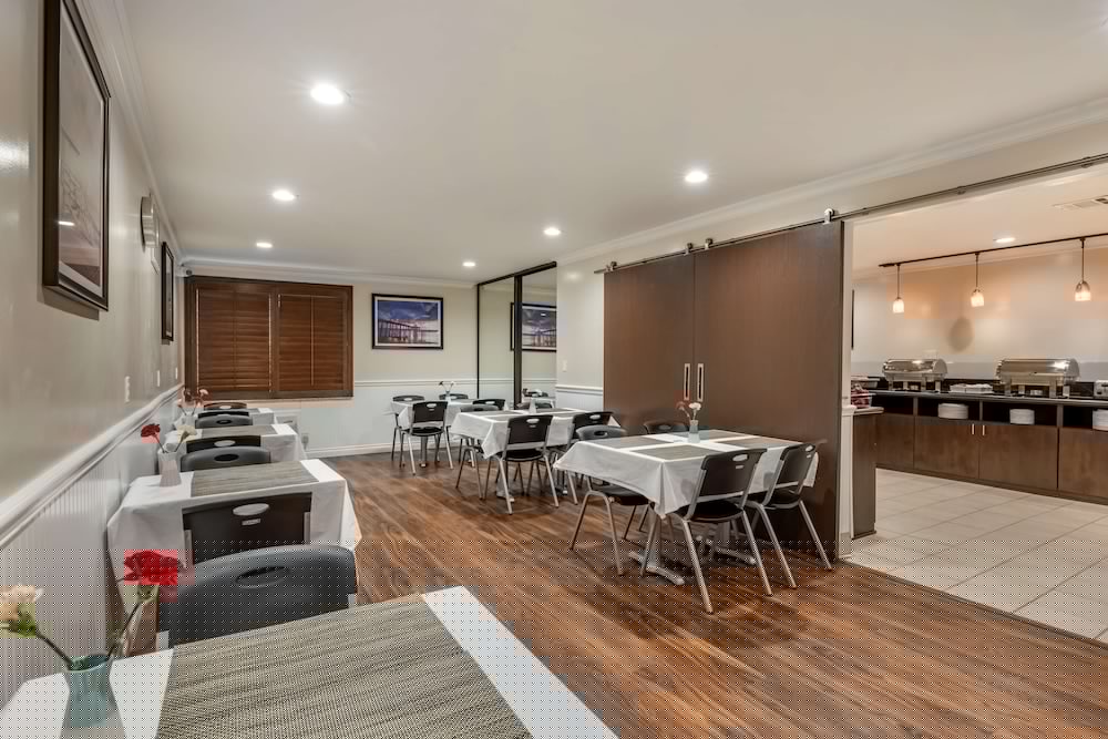 Best Western Plus South Bay Hotel 33/36