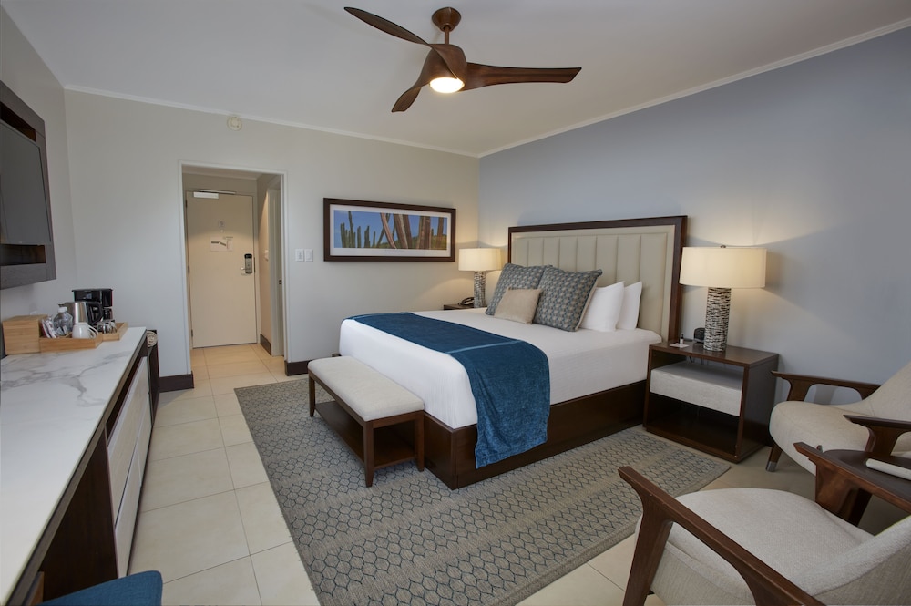 Manchebo Beach Resort & Spa 24/74
