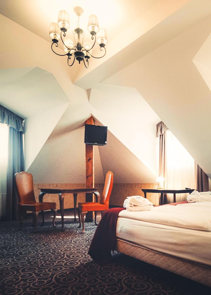 Justus Hotel 24/60