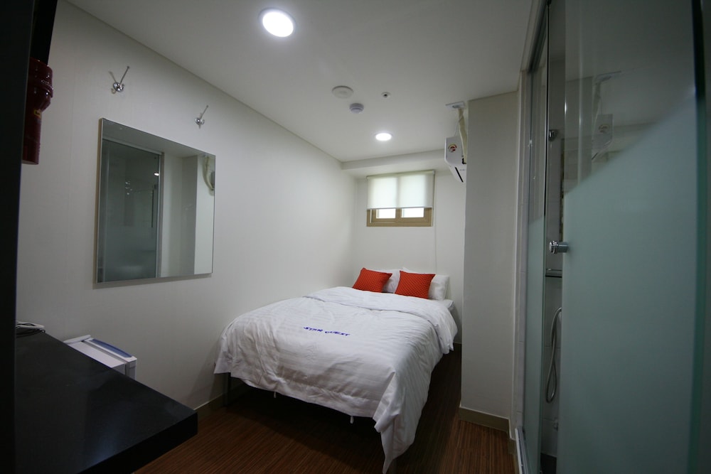 Star Guest House 23/45