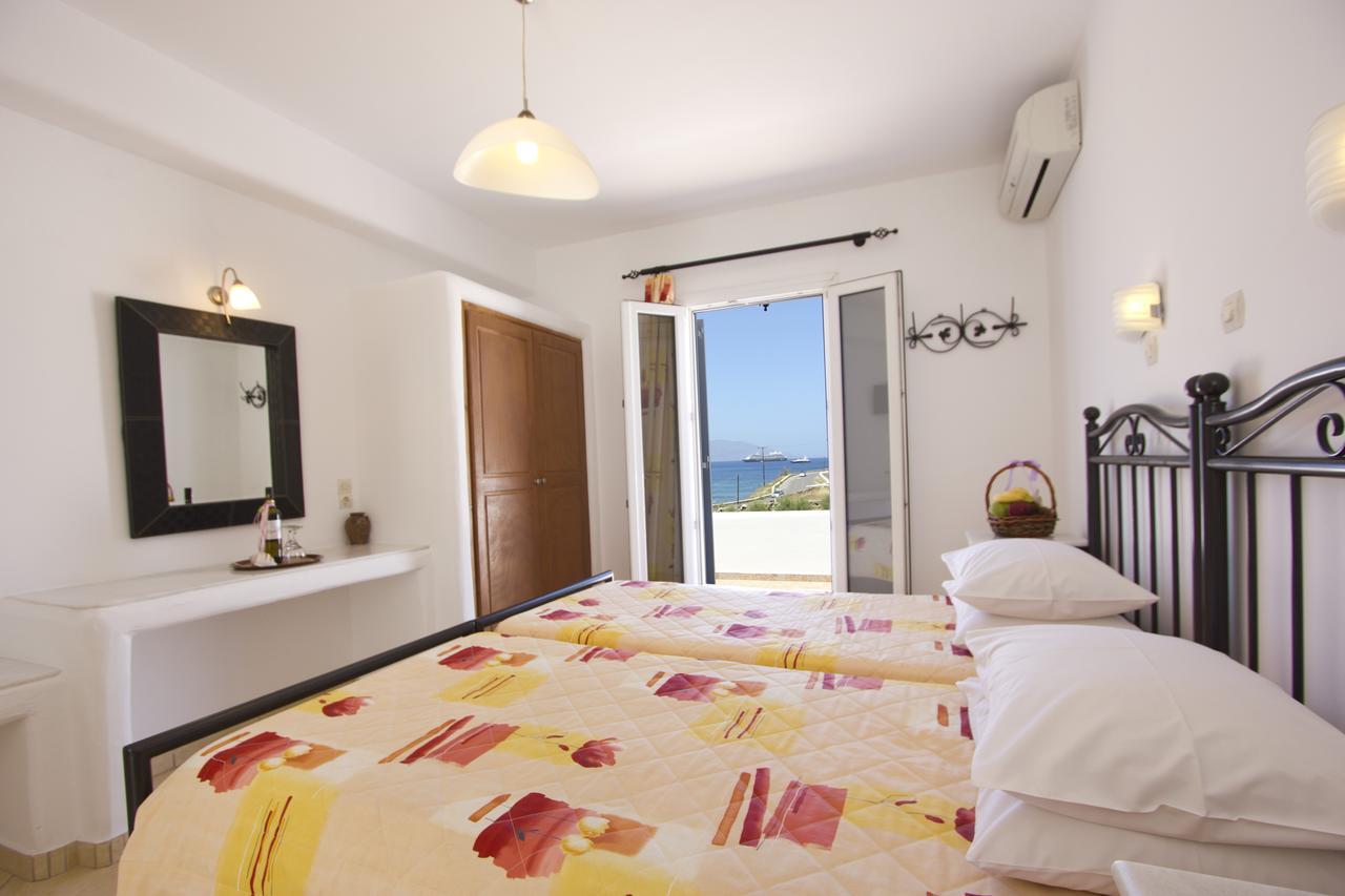 ROOM, DOUBLE BED