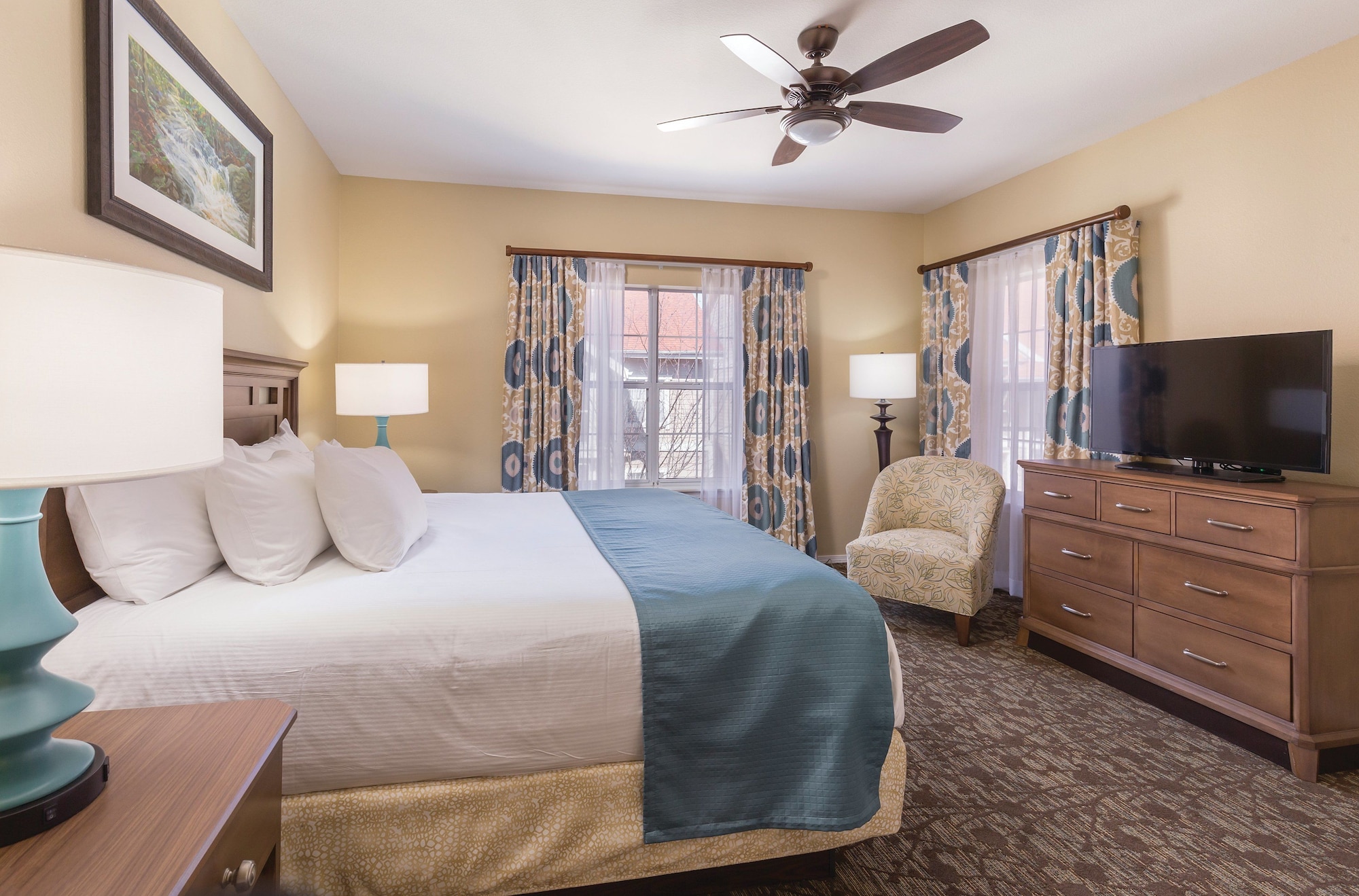 1 BEDROOM, CONDO, DELUXE