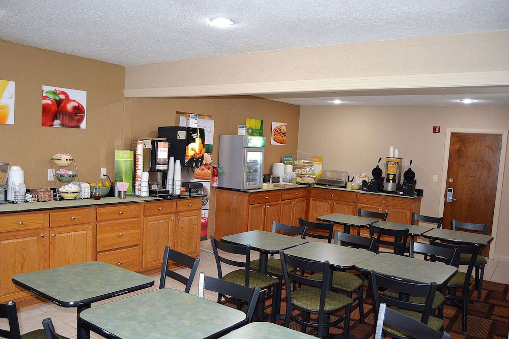 Quality Inn Raynham - Taunton 70/75