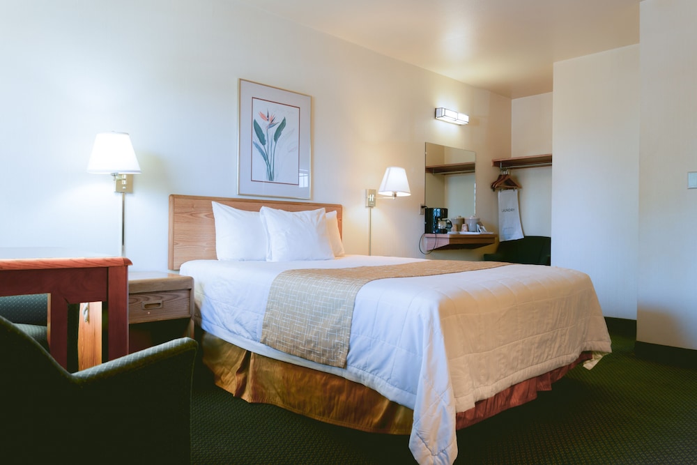 Riverfront Inn Roseburg 33/72