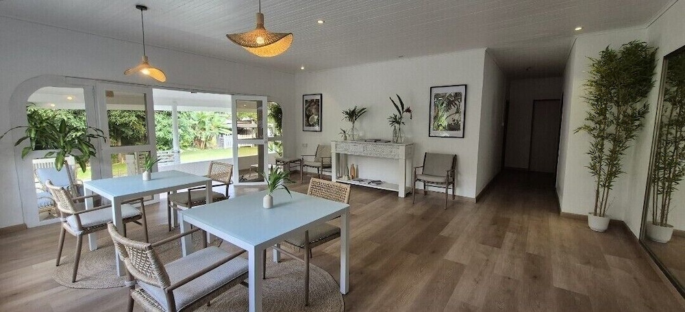 Beau Vallon Bungalows 28/50