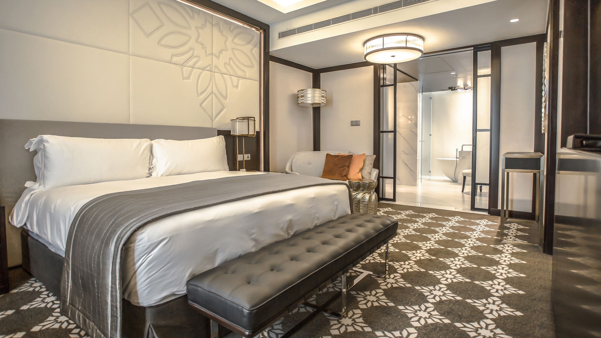CLASSIC, KING BED