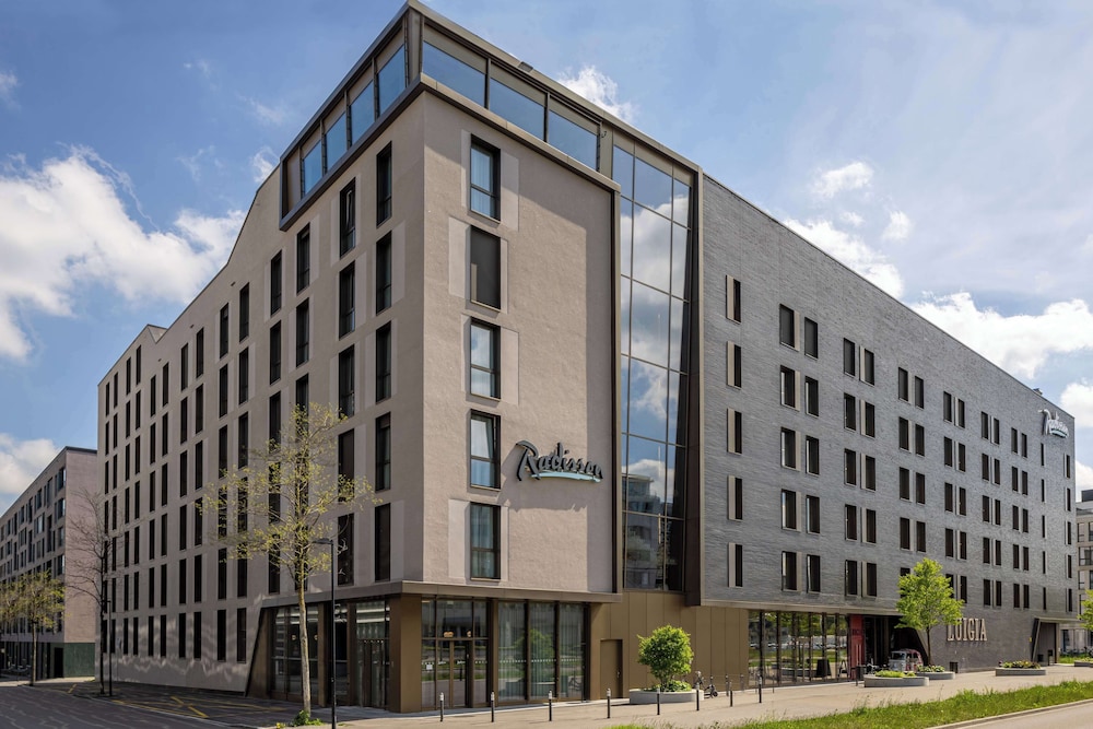 Radisson Hotel & Suites Zurich in OPFIKON