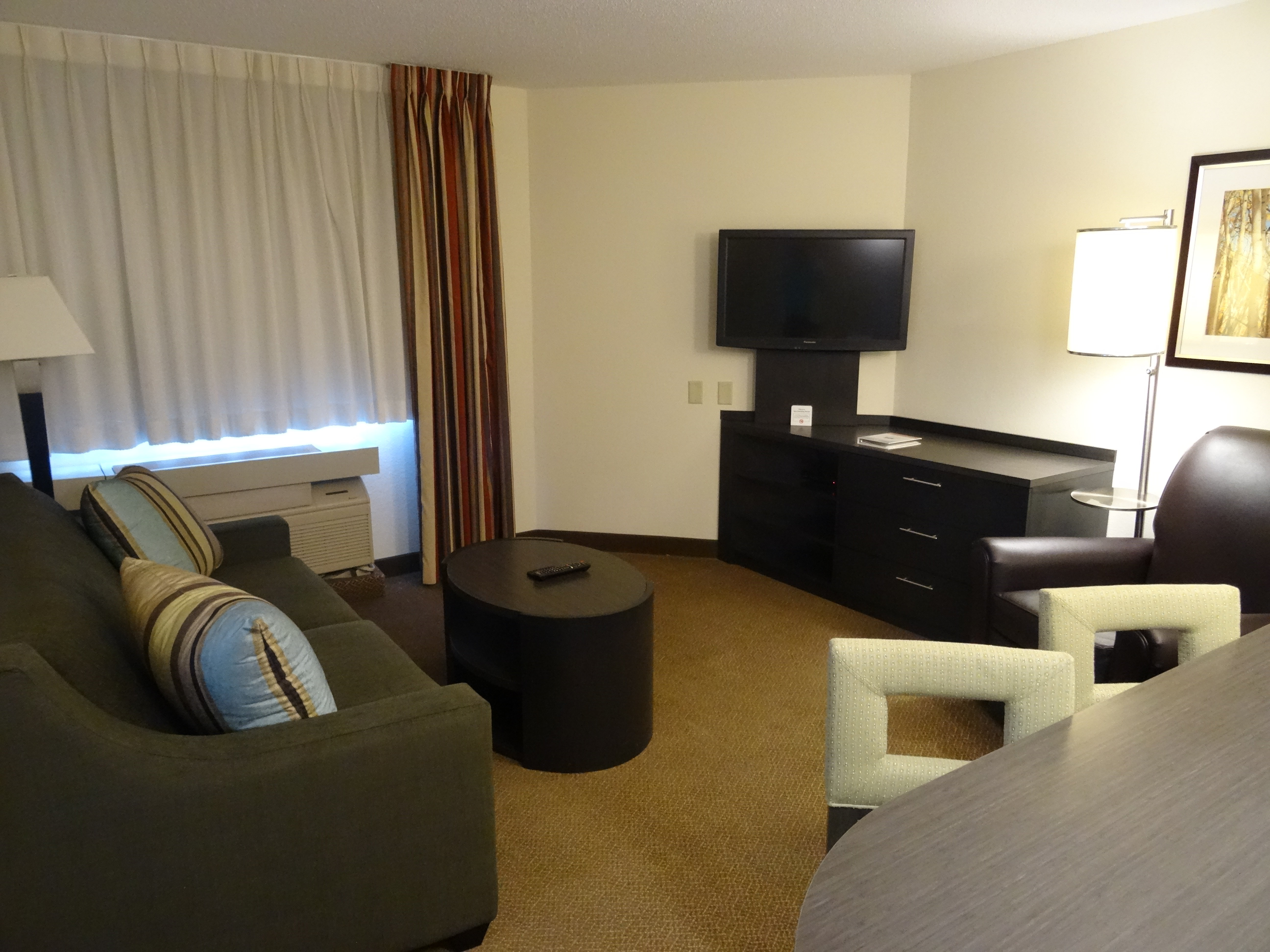 Sonesta Simply Suites Wichita Airport 42/69