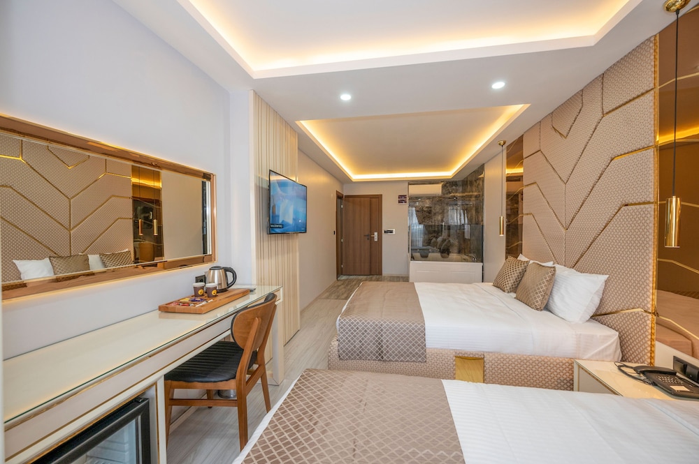 Luxury Airport Hotel 21/48