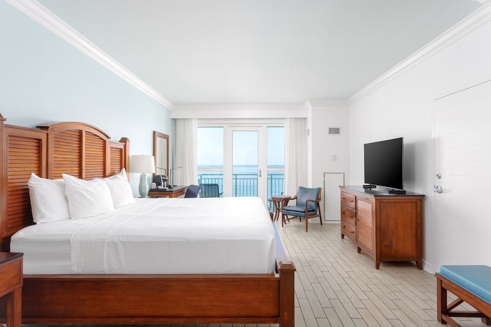 Room, King Bed, Gulf Front, Balcony