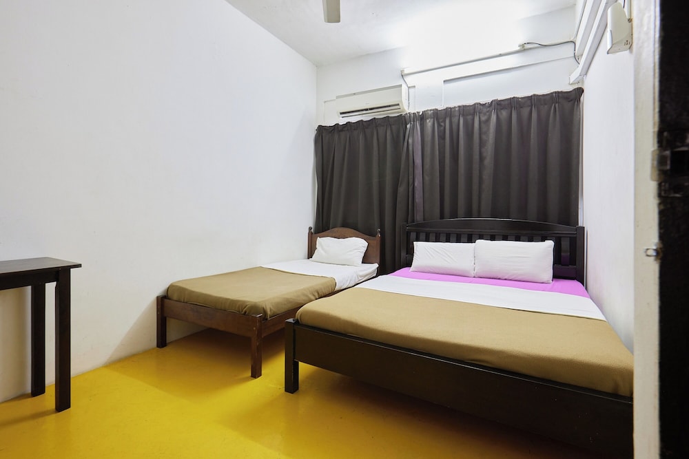 Uncle Guesthouse Kuala Terengganu by ZUZU 25/62
