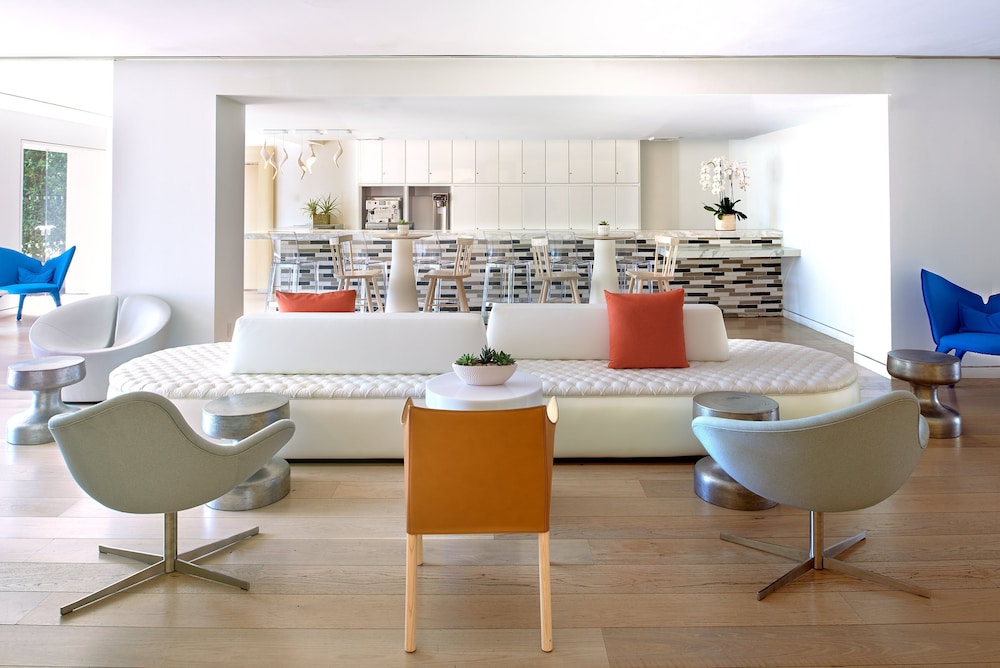 The Valorian Los Angeles, Curio Collection by Hilton 80/87