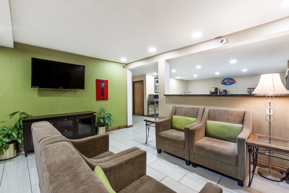 Baymont By Wyndham Louisville South I 65 22/33