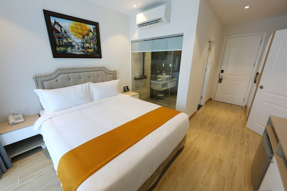 RHM Luxury Hotel And Suite 15/53