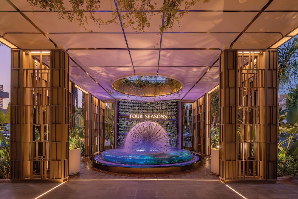 Four Seasons Hotel Limassol 27/50