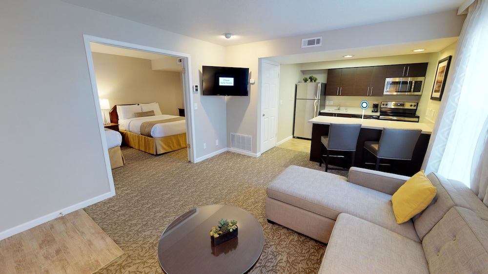 Chase Suite Hotel Newark 26/52