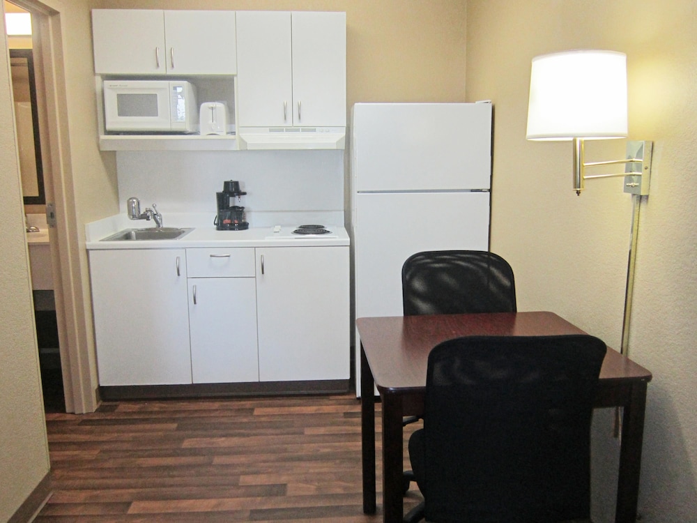 Studio6 Columbus, GA Columbus Airport 24/44