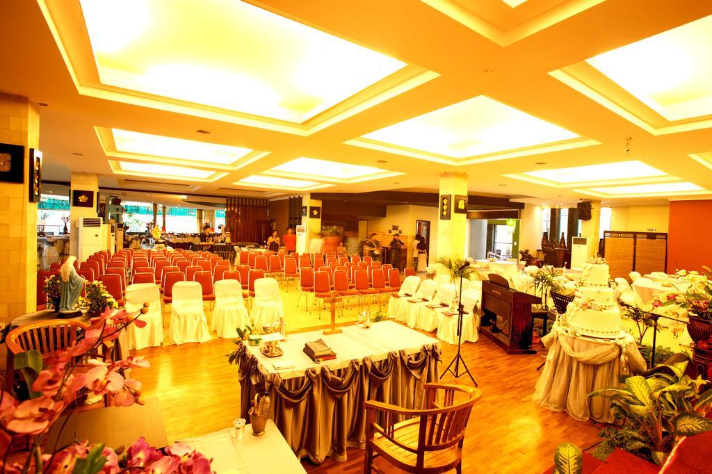 Hotel Candiview Semarang 25/33