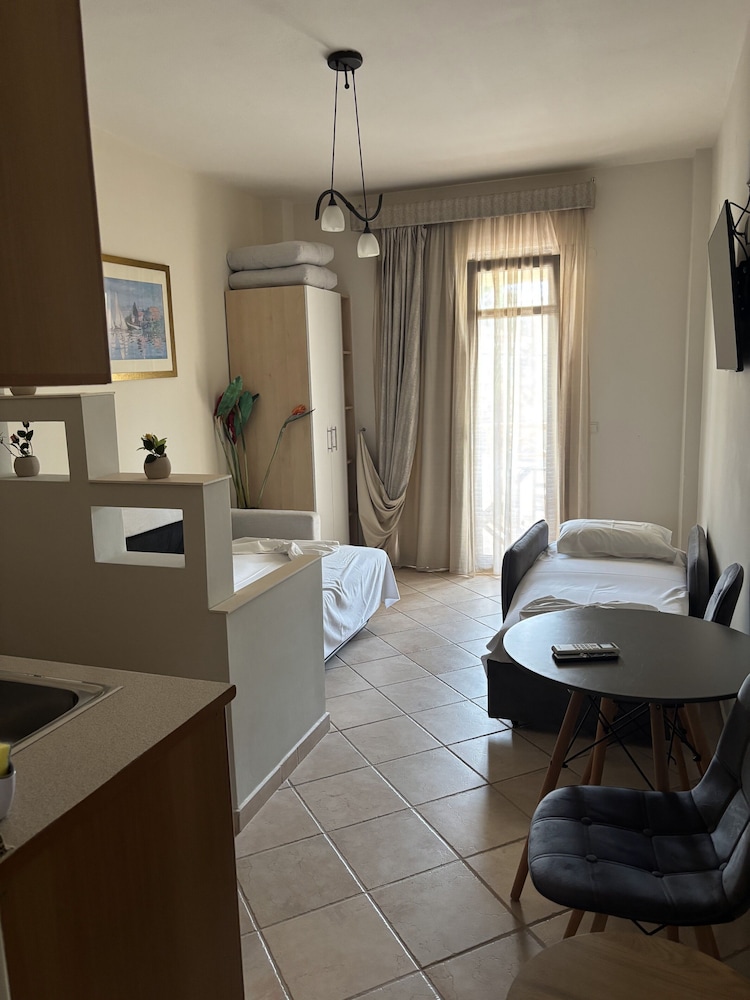 Paralio Hotel 17/50